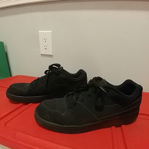 Nike Other - Mens Nike sneaker